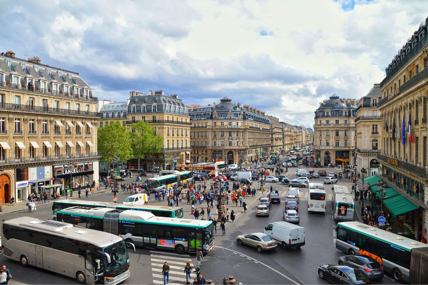 Comment obtenir une autorisation de stationnement pour un déménagement à Paris ?