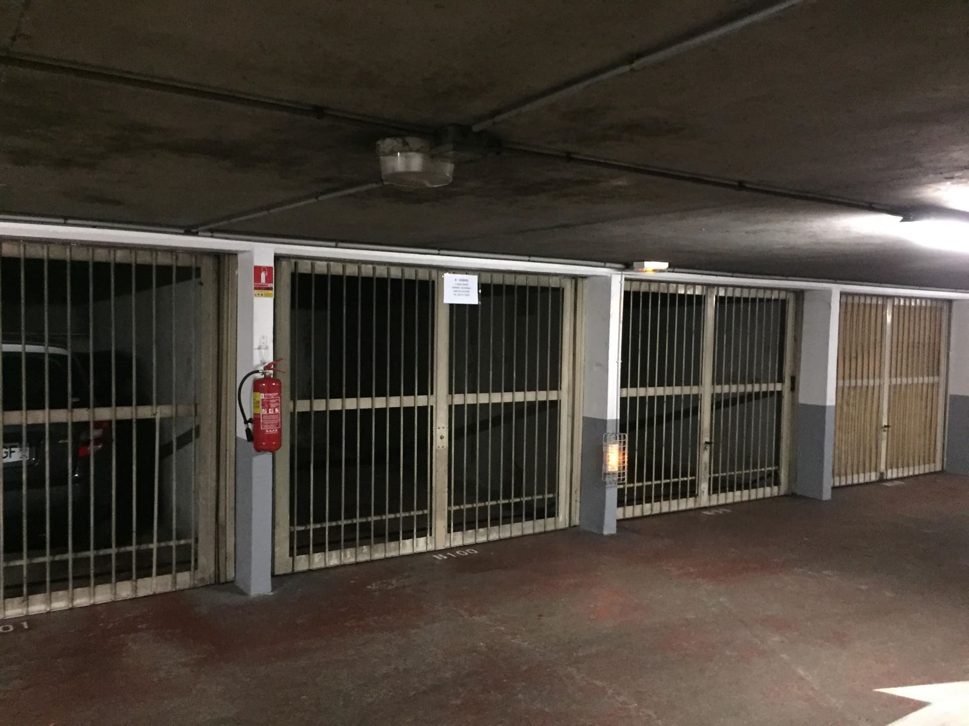 Garage fermé sans humidité sécurisé