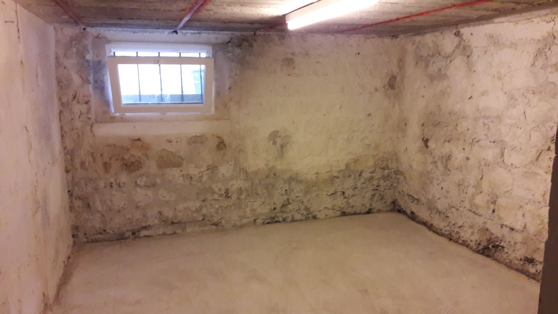 Cave, stockage, garde meuble sécurisé