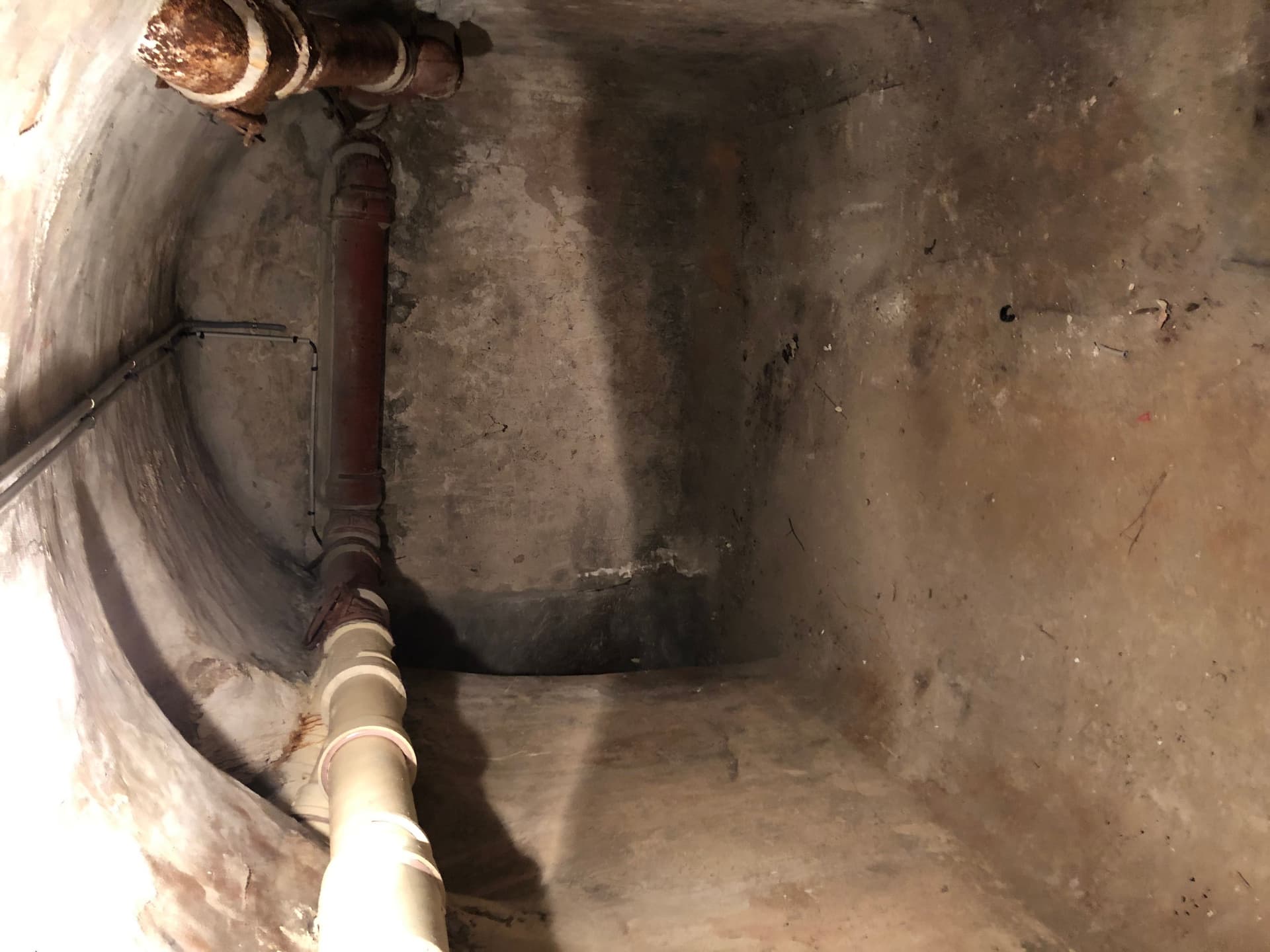 Cave 11 m2 saine avec électricité