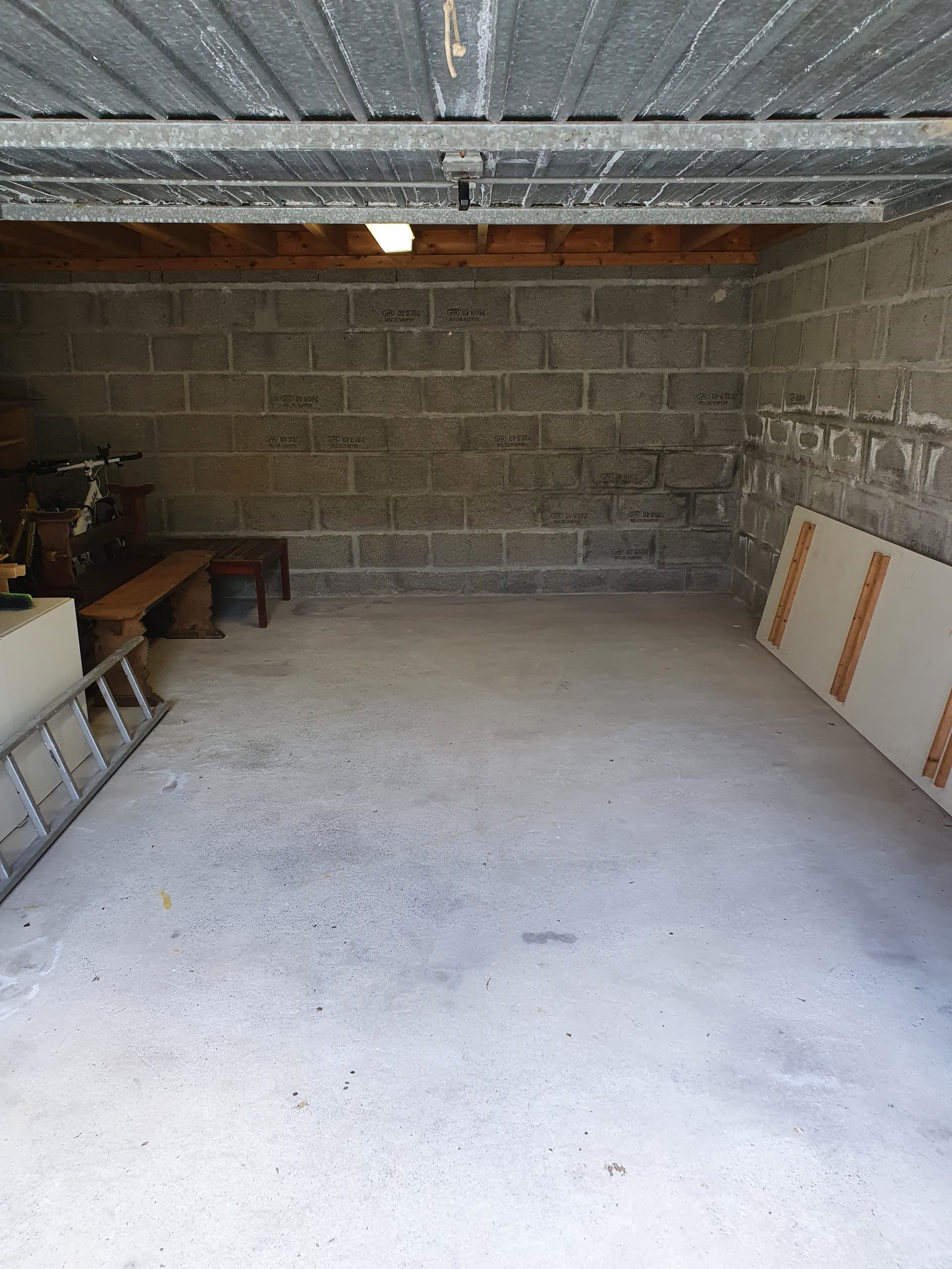 Garage à St-Lo intérieur cours