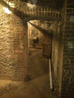 Cave 30m² - Paris 17e proche Parc Monceau