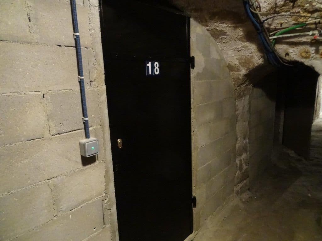 Cave, stockage, garde meuble sécurisé