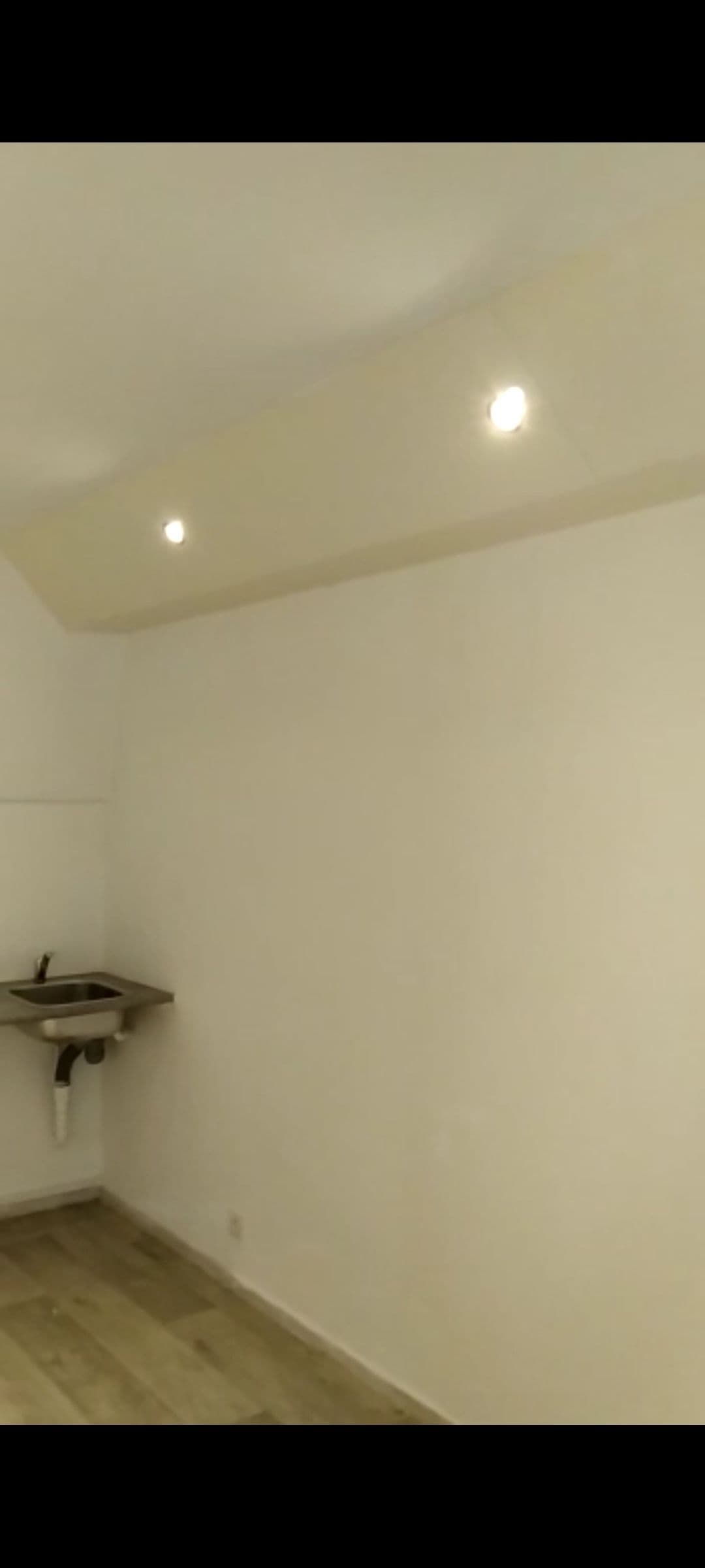 Local de stockage 21.2m2 à Bagneux