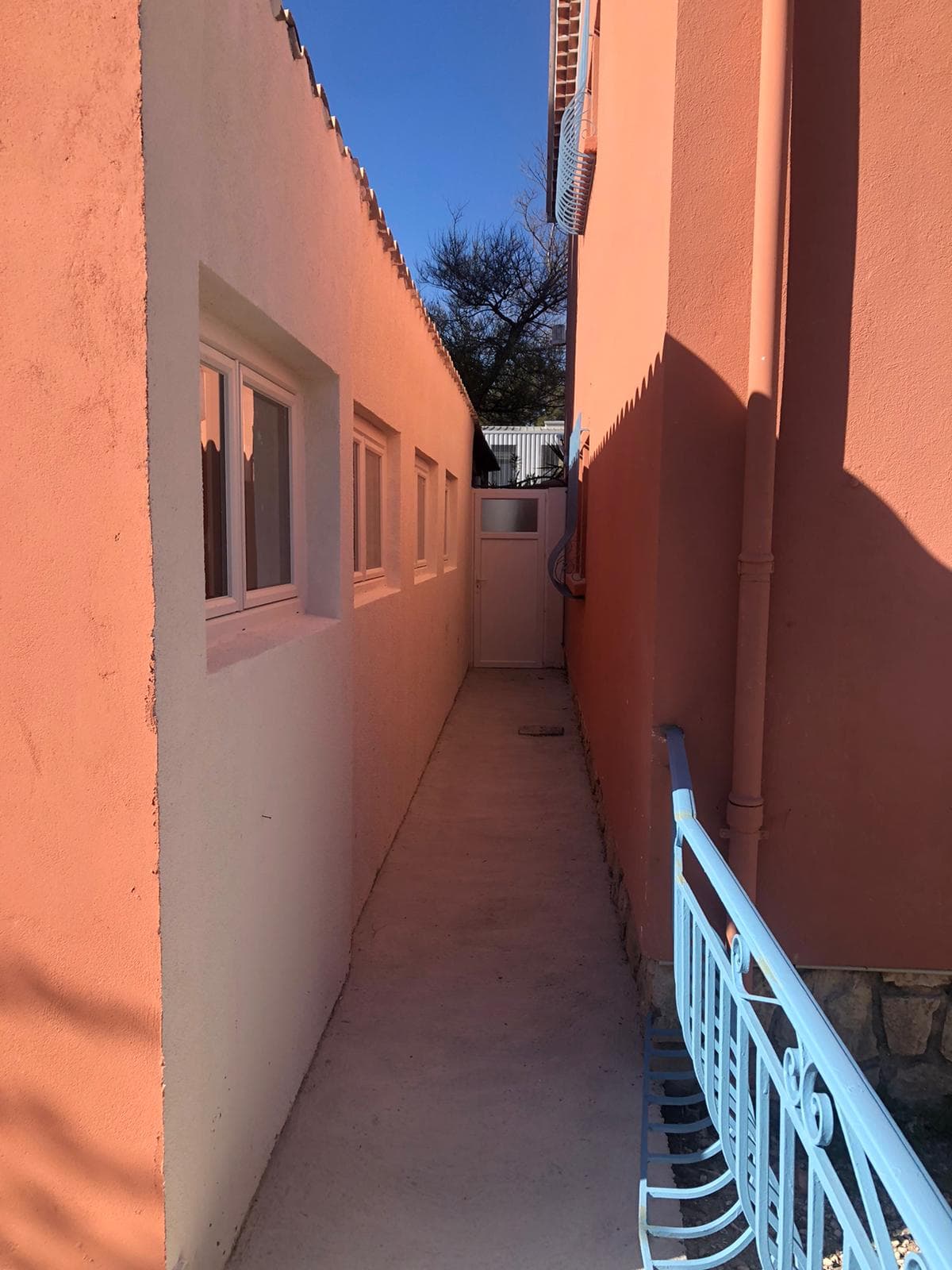 Zone de stockage 50m² avec eau & electricité