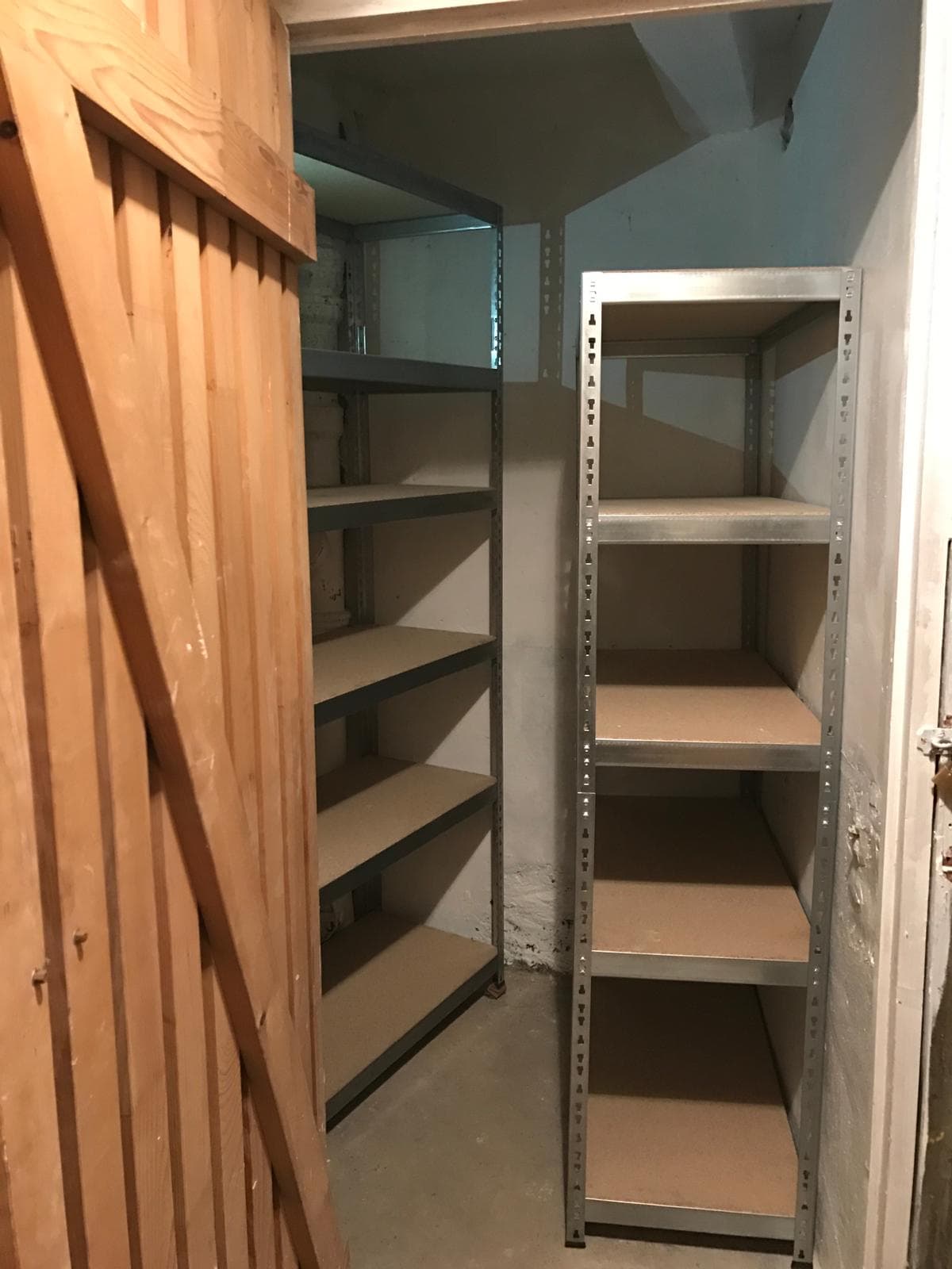 Cave neuve sur Paris à louer, une chambre en plus