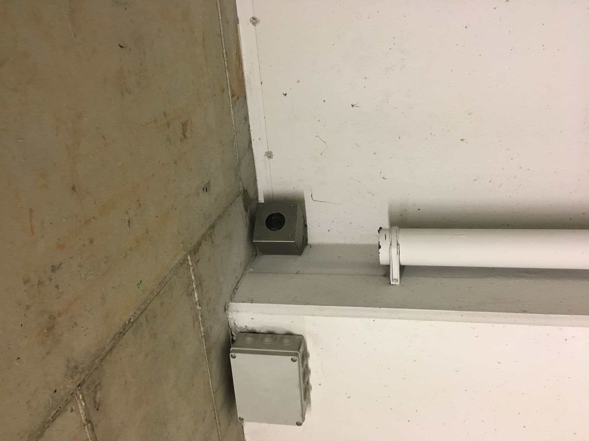 Boxe sécurisé dans résidence calme et surveillée