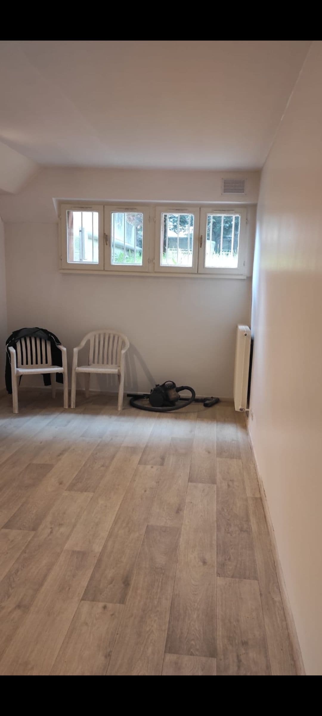 Local de stockage 21.2m2 à Bagneux