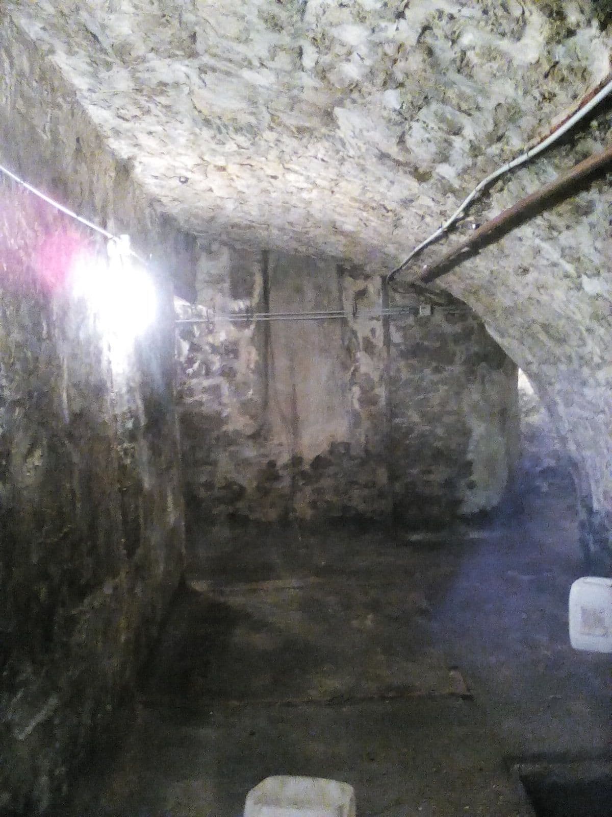 cave 20 m2 avec de la lumiére