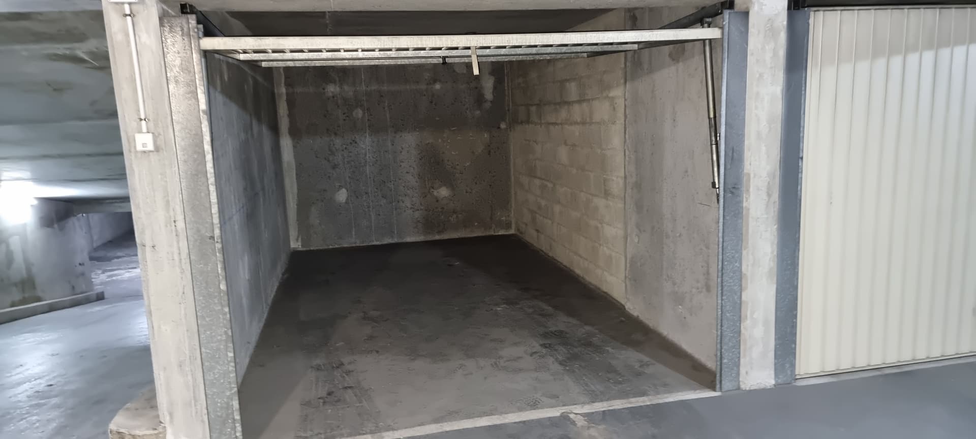 BOX EN CO-STOCKAGE COURBEVOIE (ESS-H02)