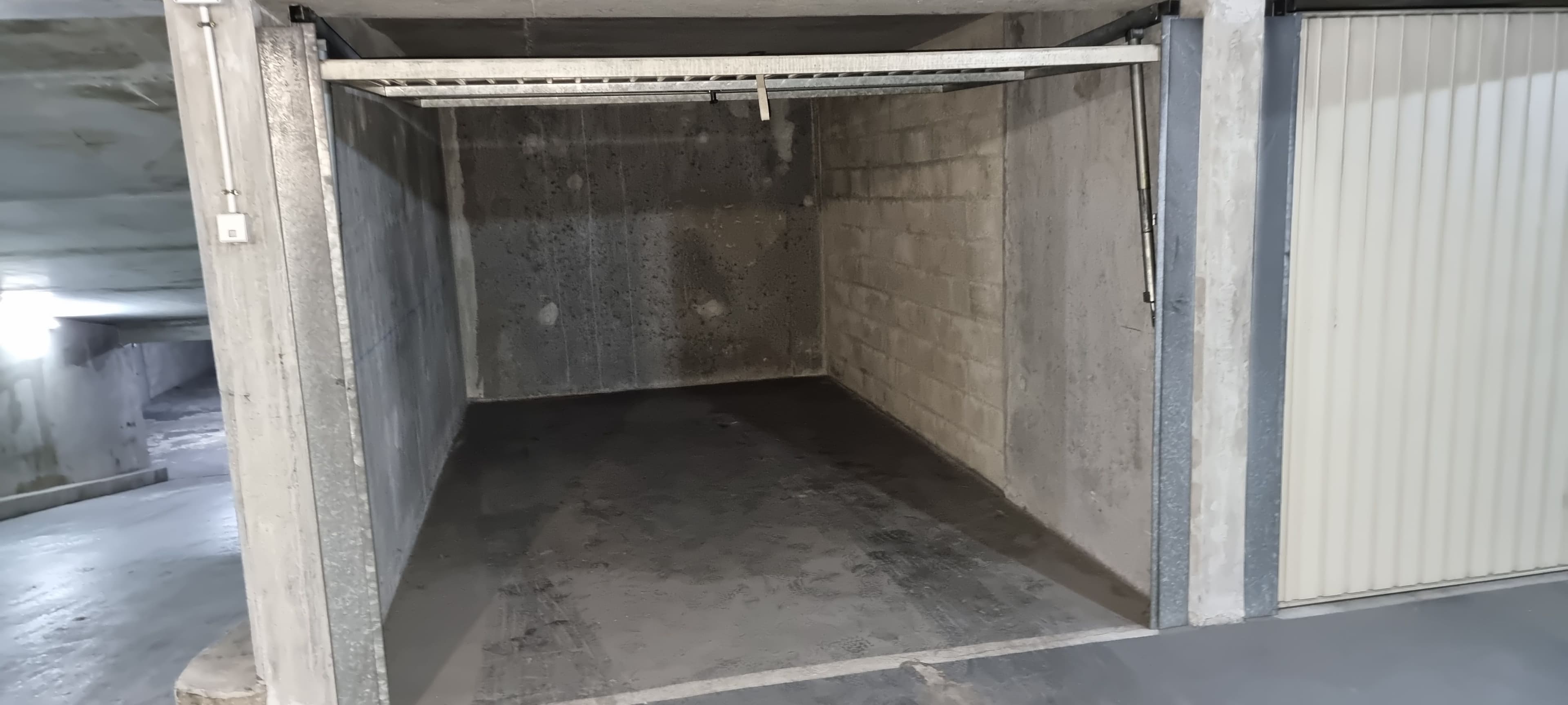 BOX EN CO-STOCKAGE COURBEVOIE (ESS-H02)