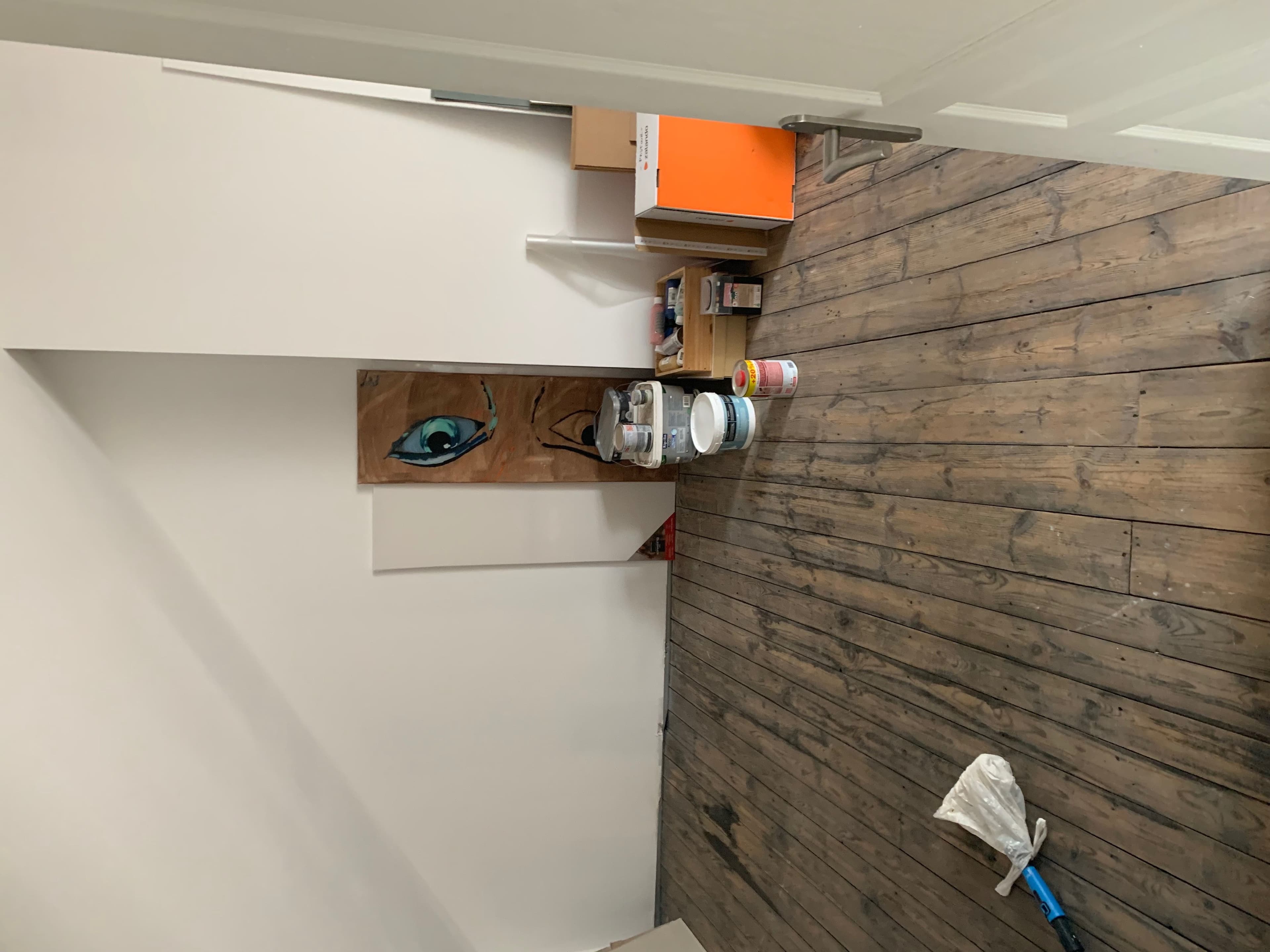 PIÈCE AVEC LUMIERE PROPRE