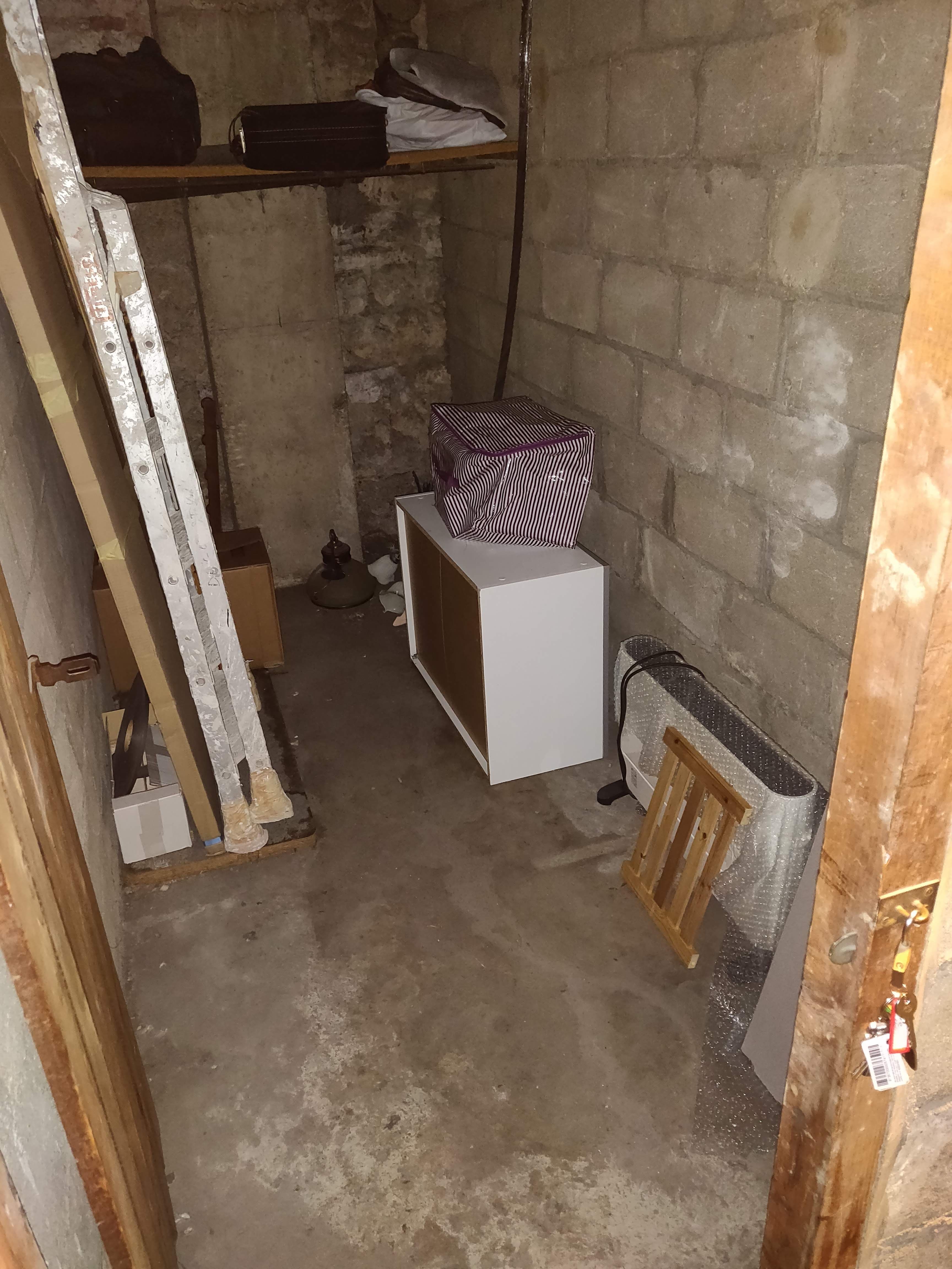 location cave proche mairie 15eme