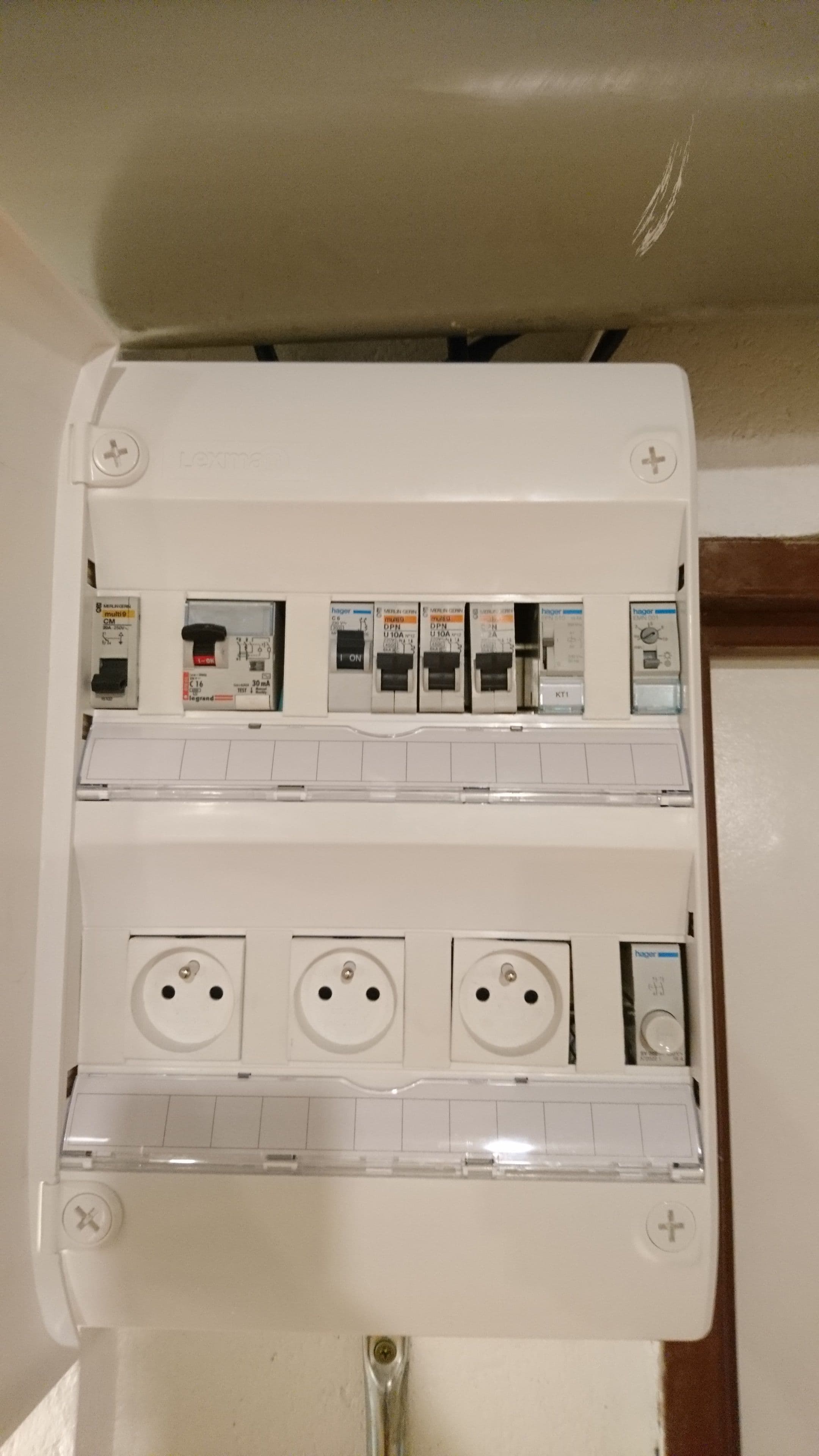 Local hyper sécurisé sain grande dimensions + courant