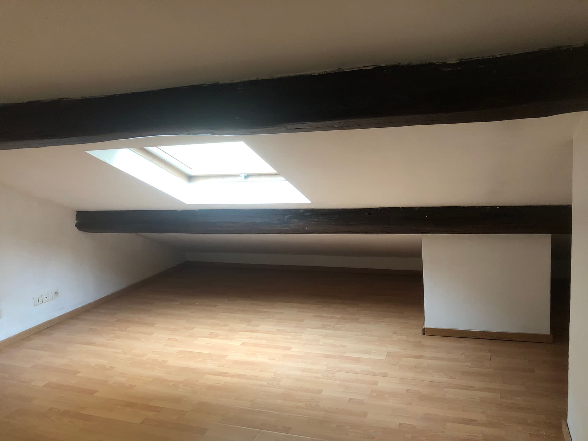 Chambre sous comble - 20m2 Sécurisé
