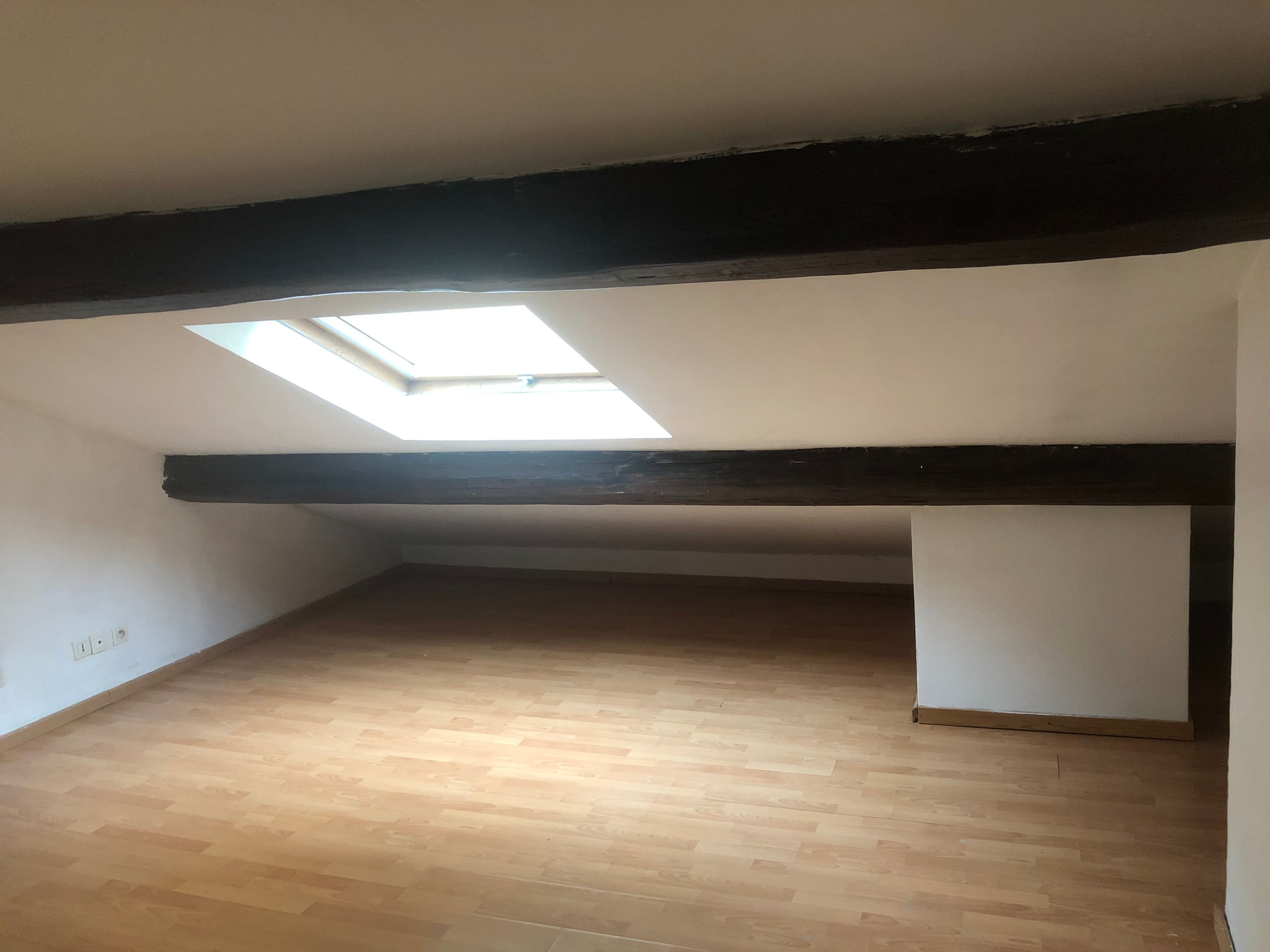 Chambre sous comble - 20m2 Sécurisé