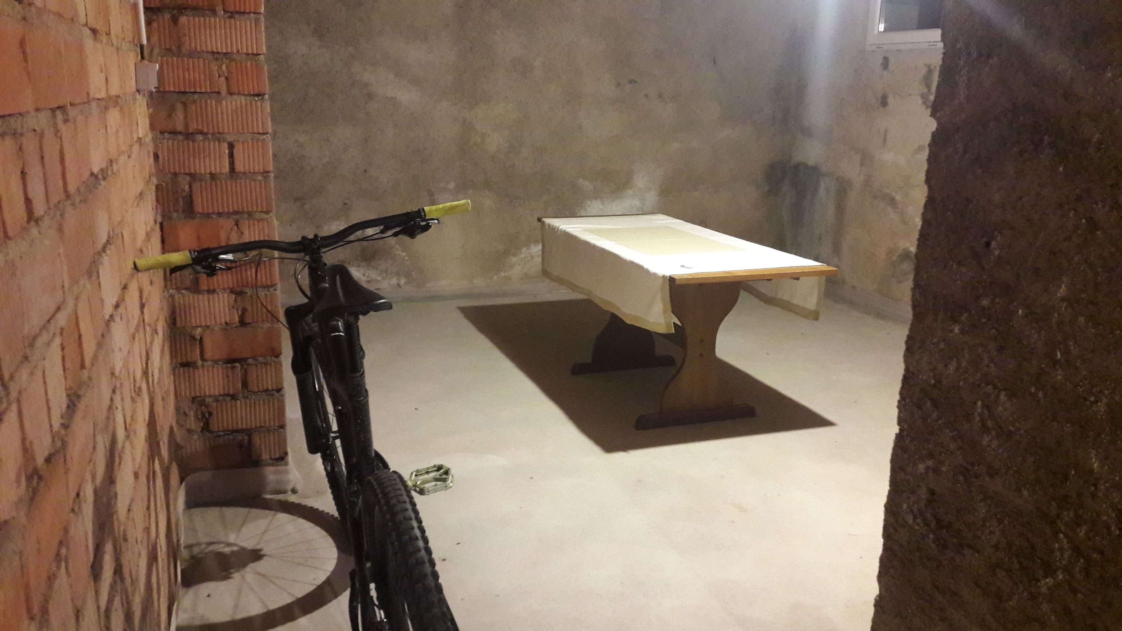 Cave à Selestat dans quartier calme et sécurisé.