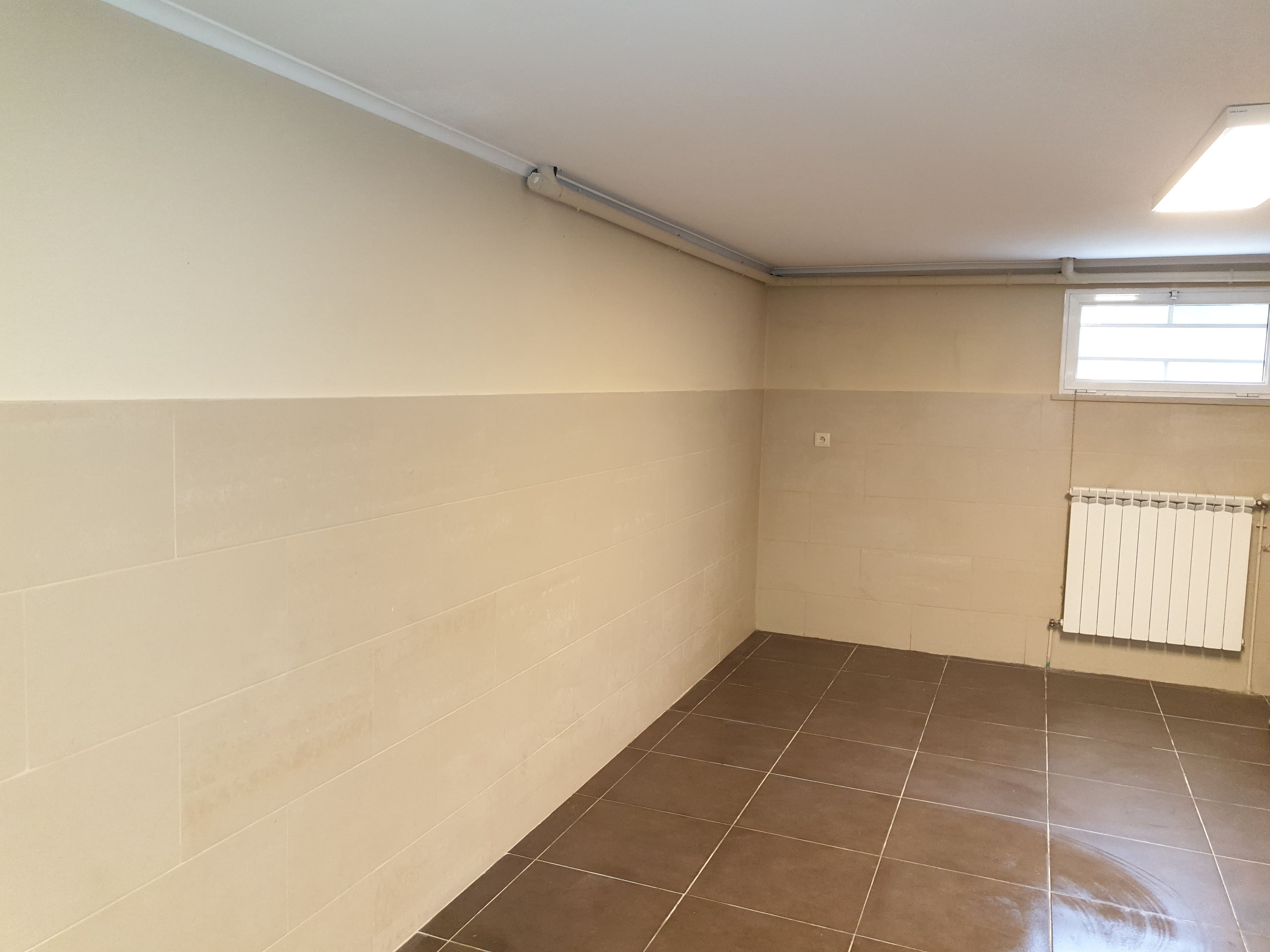 Garage carrelé et chauffé (1m2 à 20 m2)