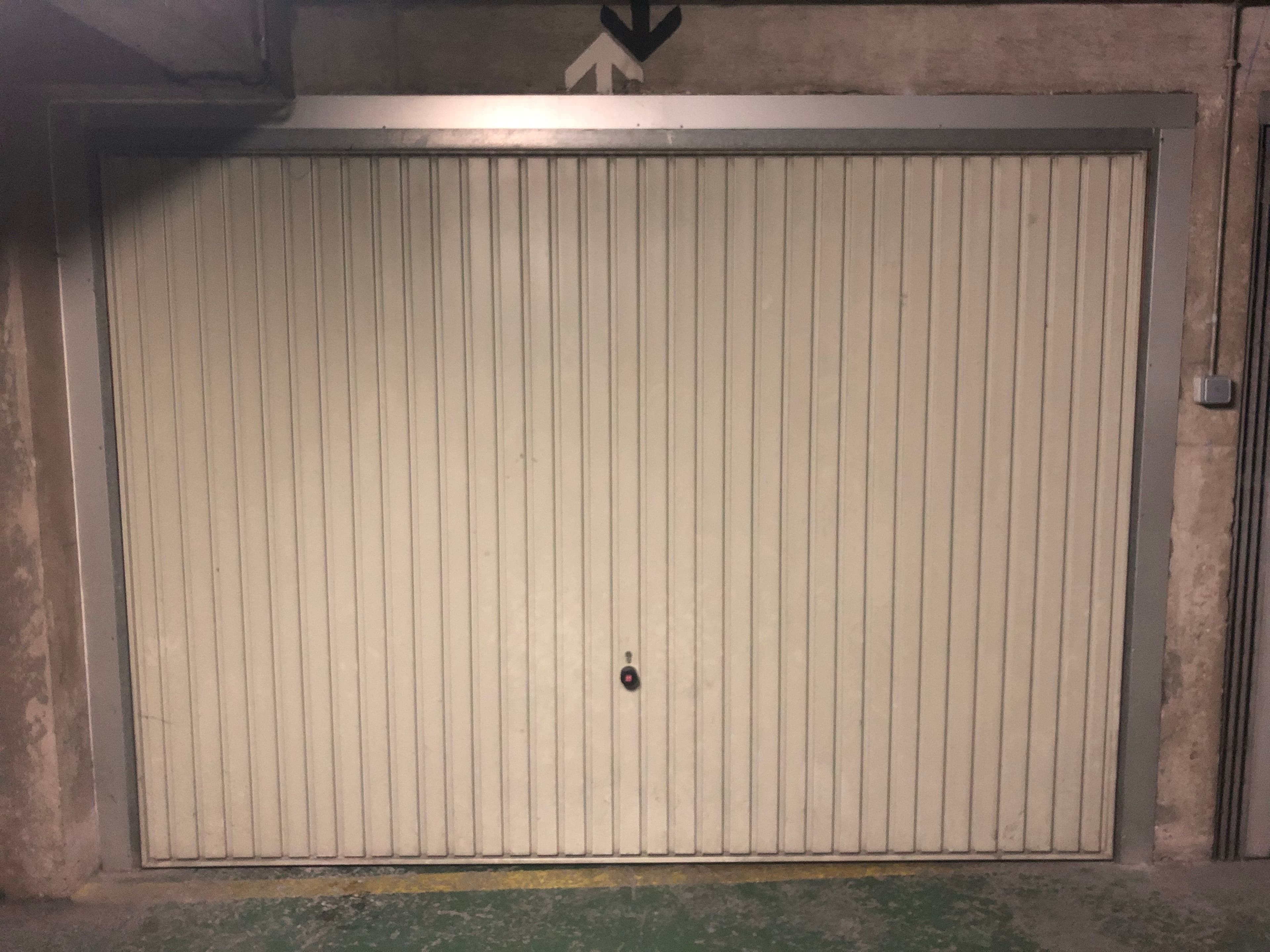 Box a Paris sécurisé par caméras et bien entretenu