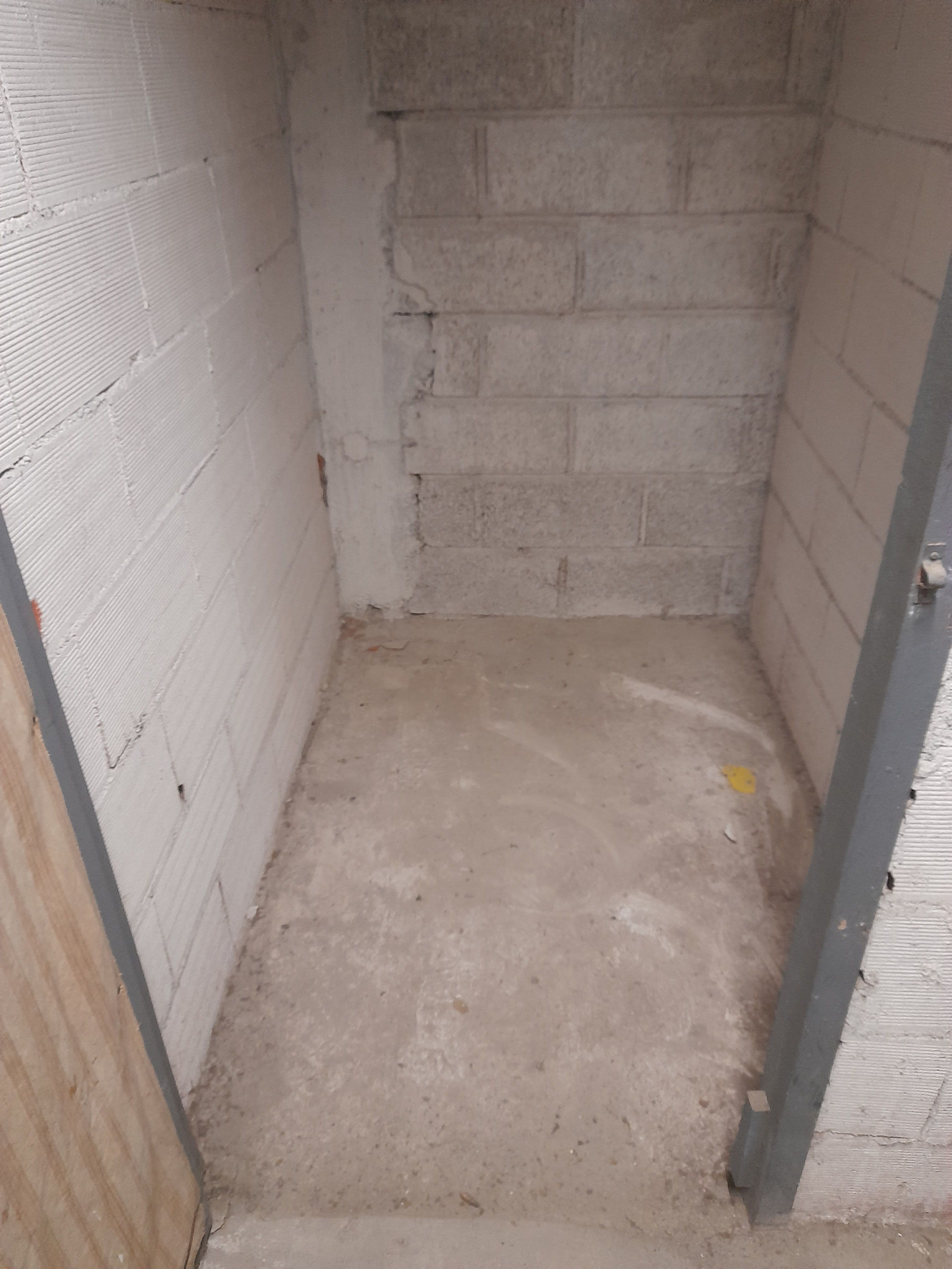 Cave individuelle , sécurisée.