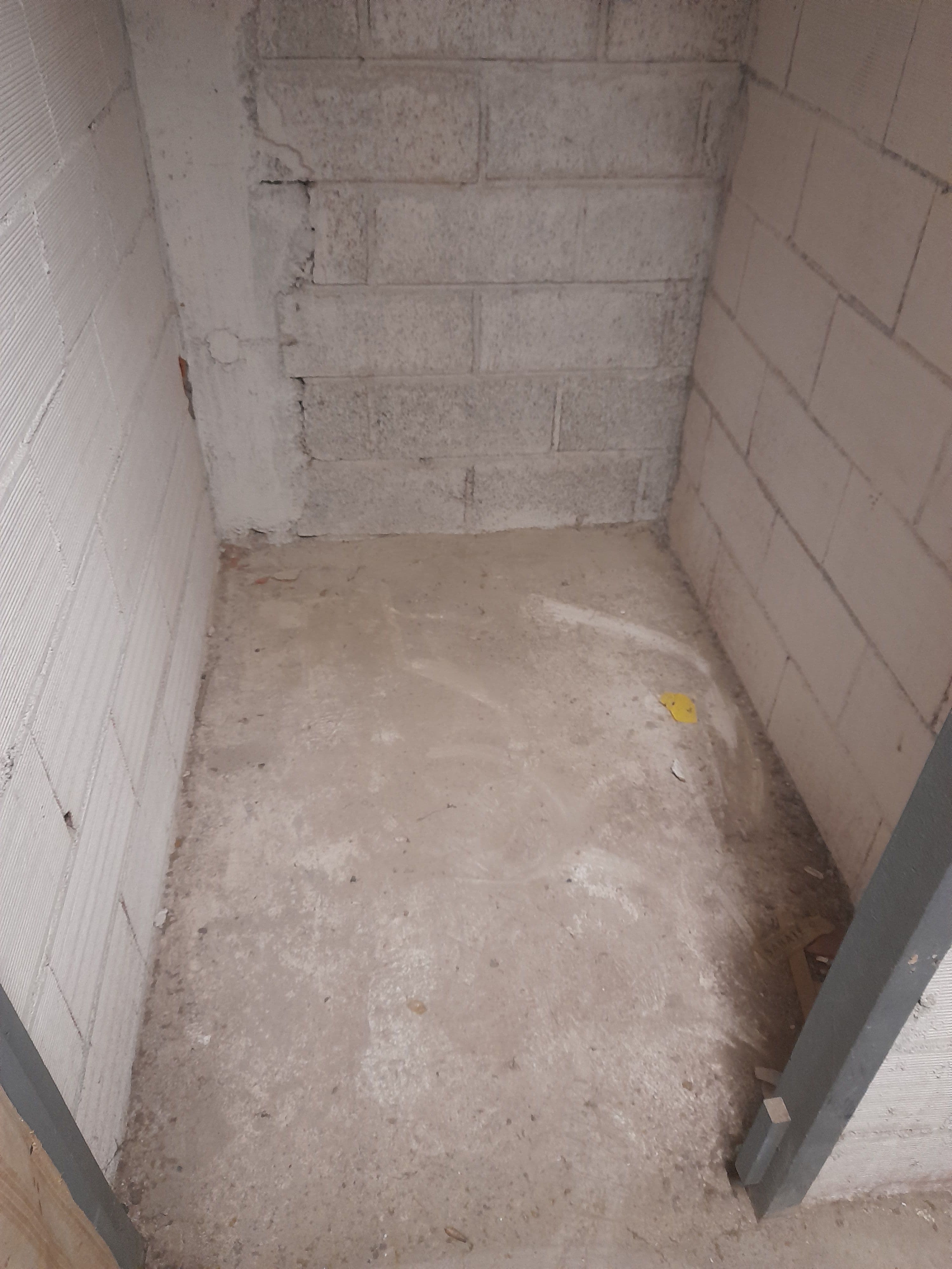 Cave individuelle , sécurisée.