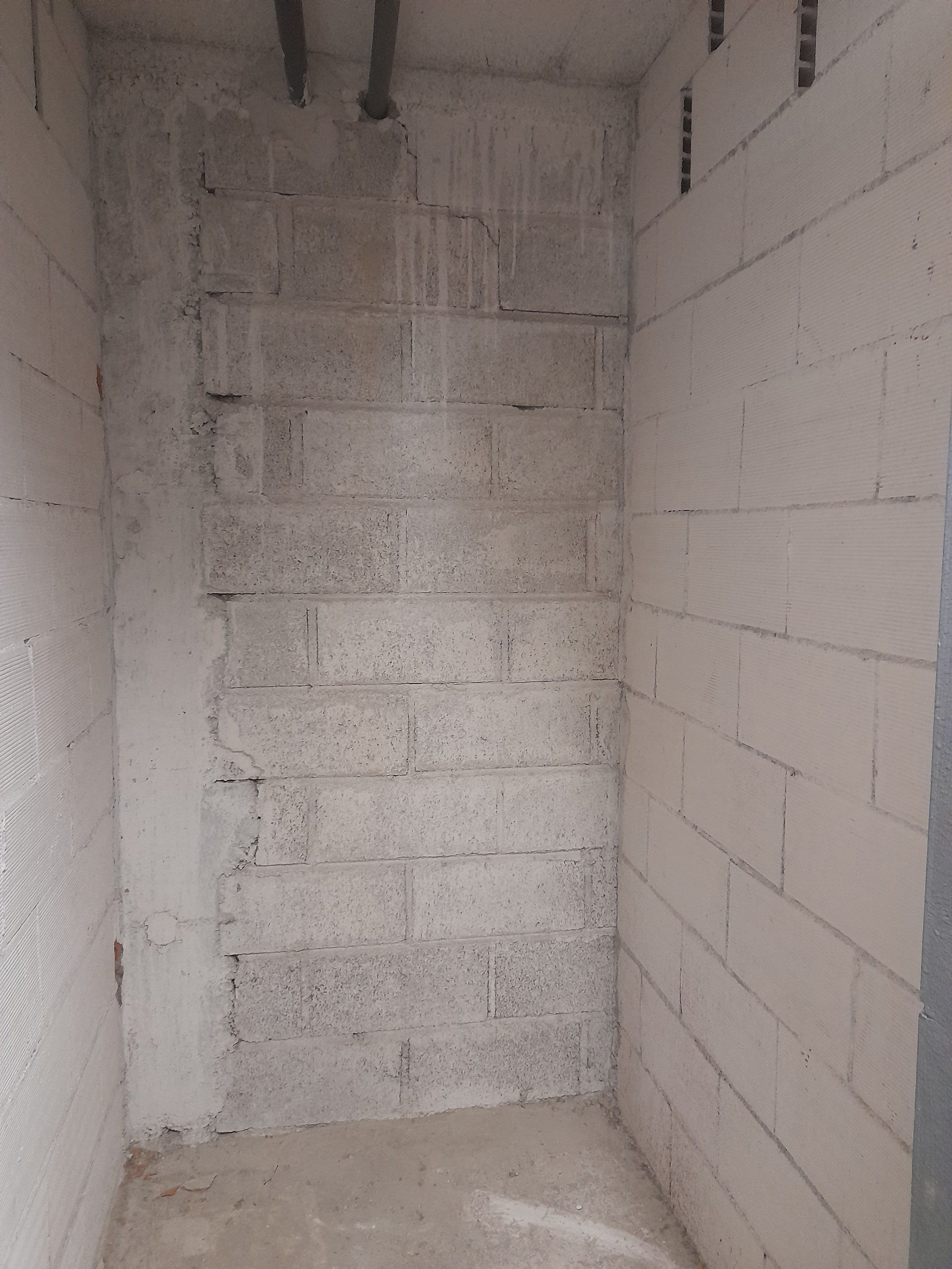 Cave individuelle , sécurisée.