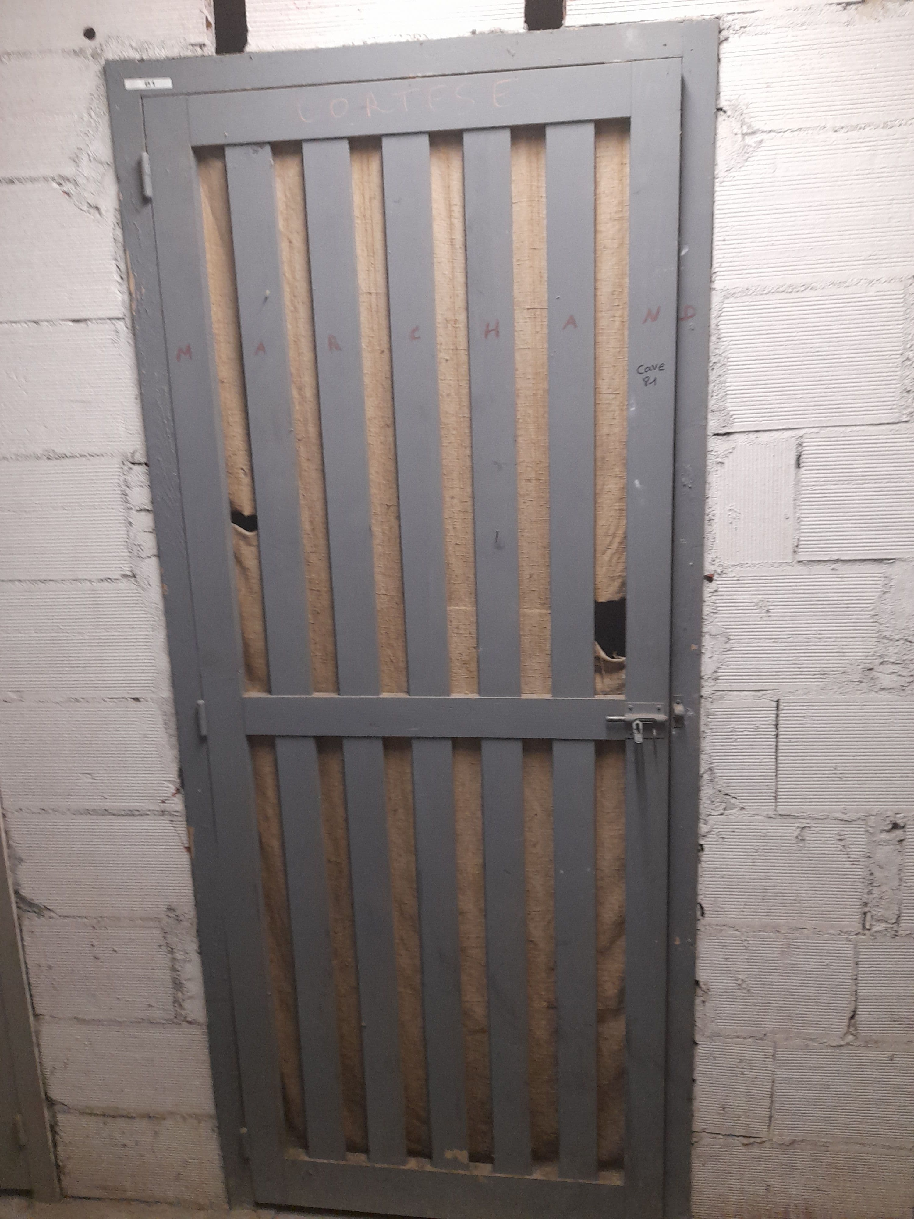 Cave individuelle , sécurisée.