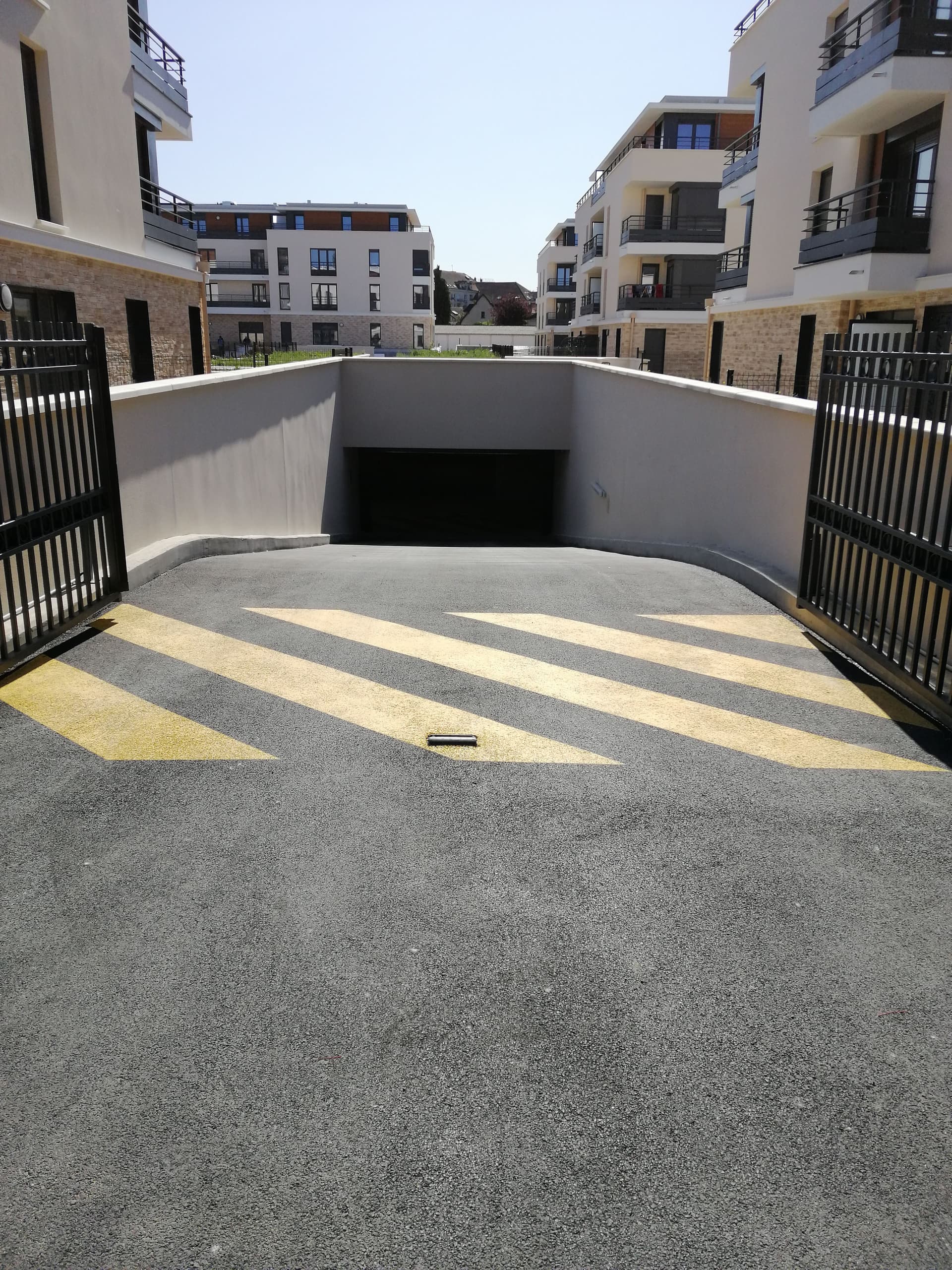 Box neuf en sous-sol sécurisé