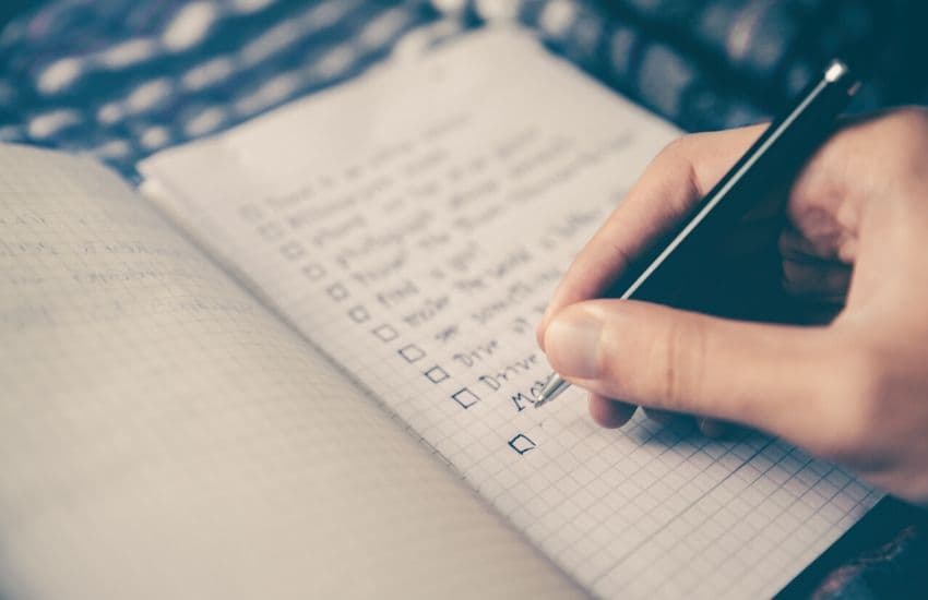 Check-list et planning des choses à faire avant et après un déménagement en 2025