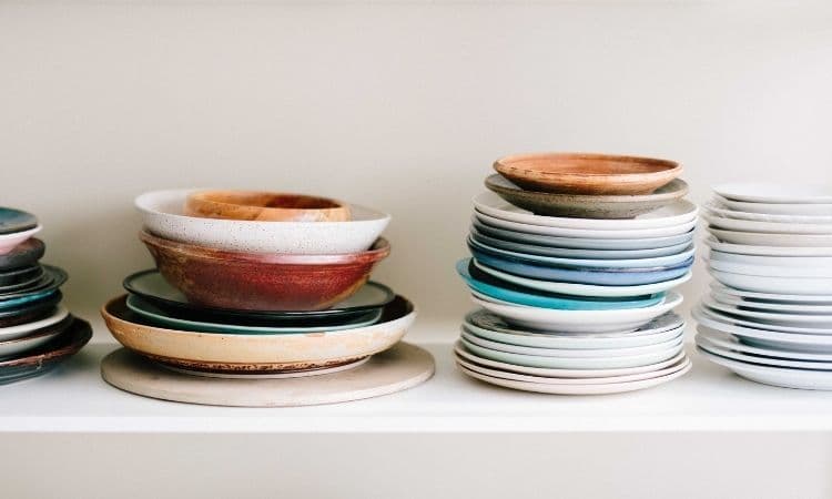 piles d’assiettes