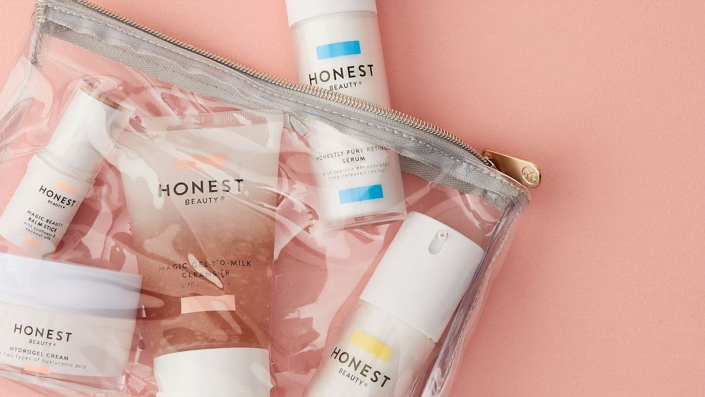 Cosmétiques dans un nécessaire de toilette