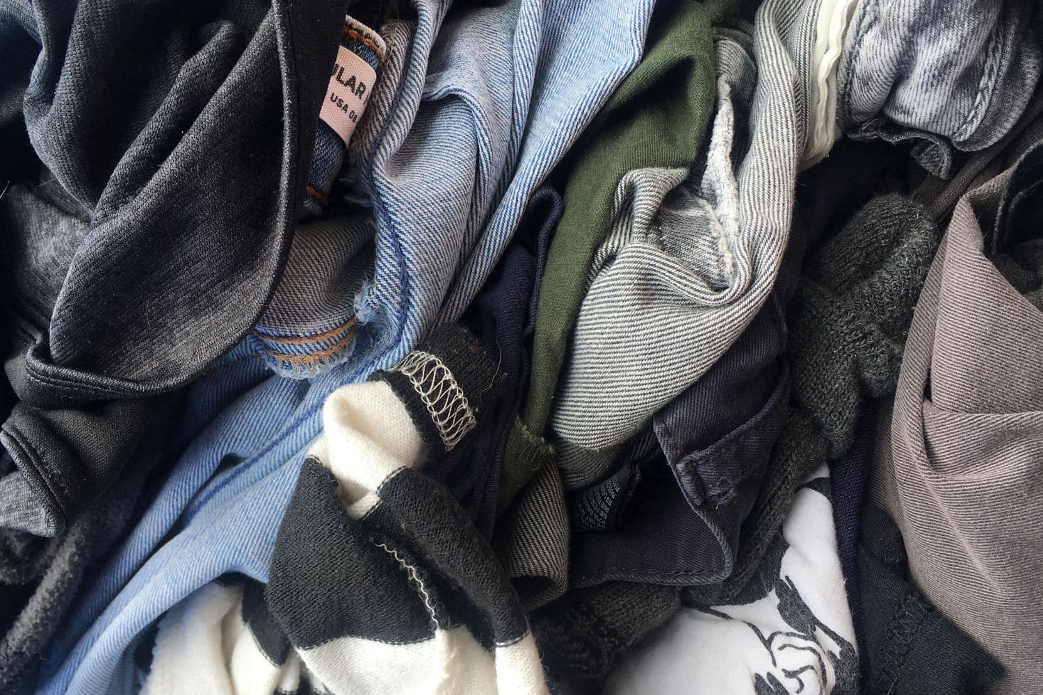 vêtements mélangés