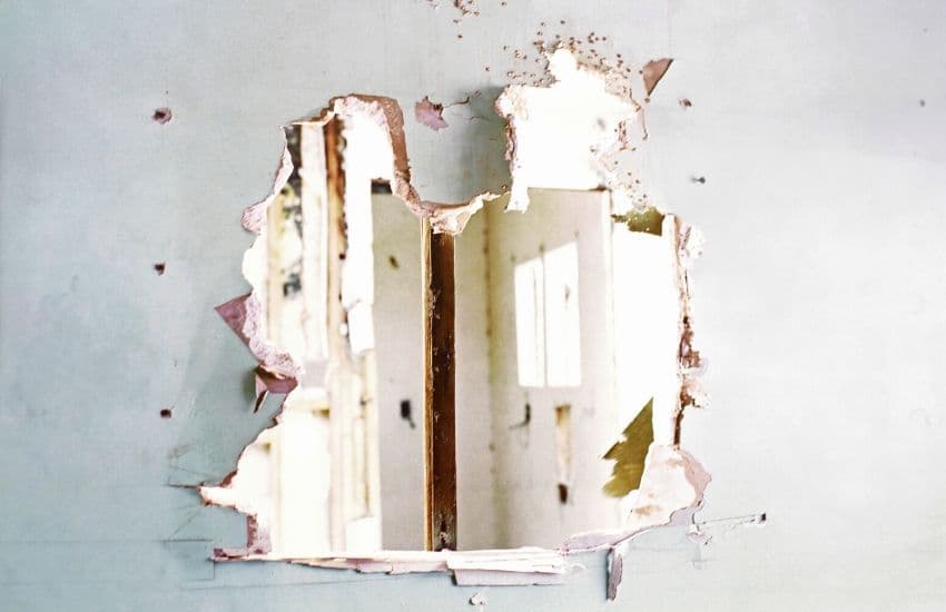 Cloison démolie dans une maison
