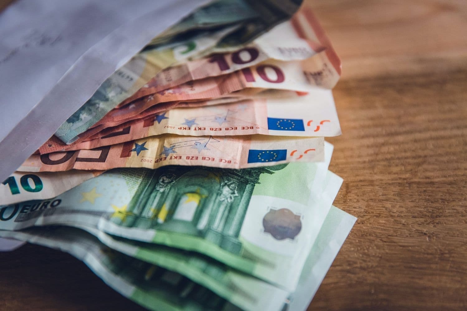 billets de dix, cinquante et cent euros