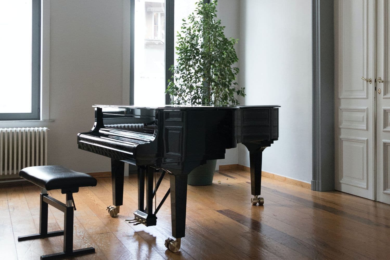 piano à l’intérieur d’un appartement cossu