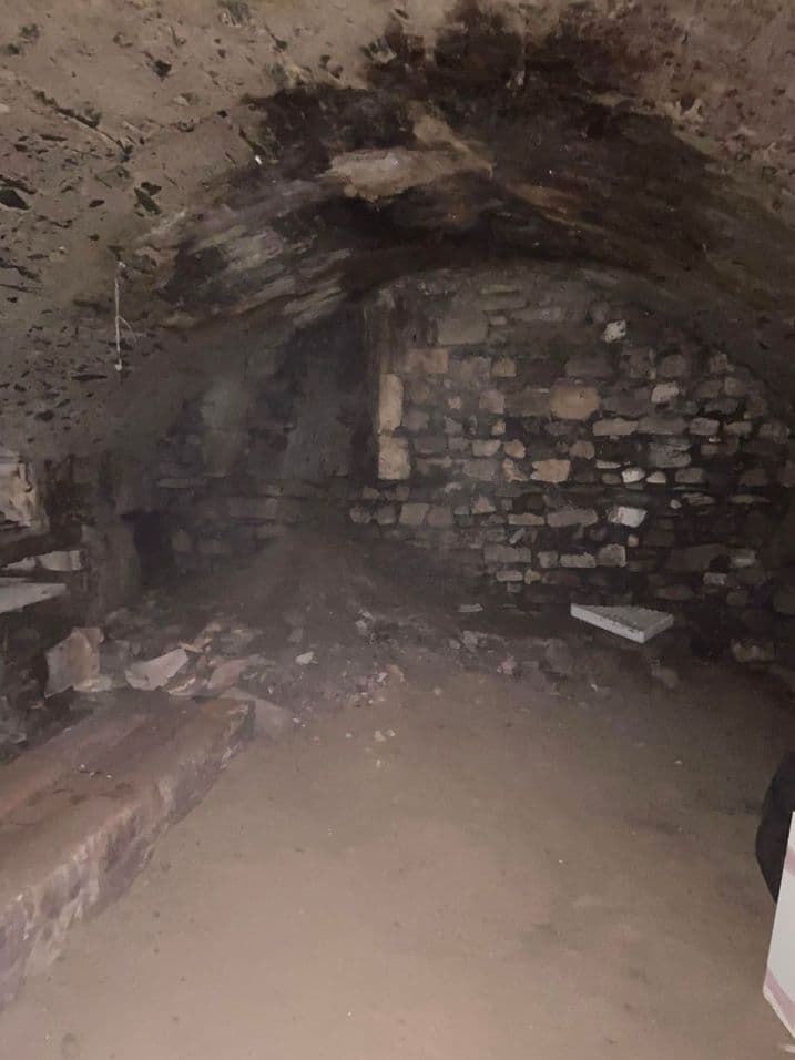 Location cave - 50m2