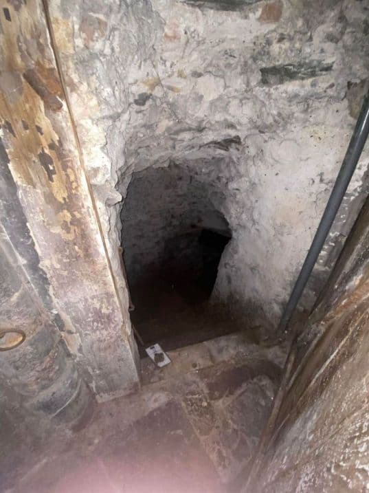 Location cave - 50m2