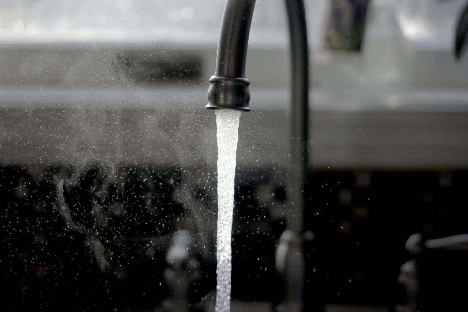 Robinet d’eau ouvert