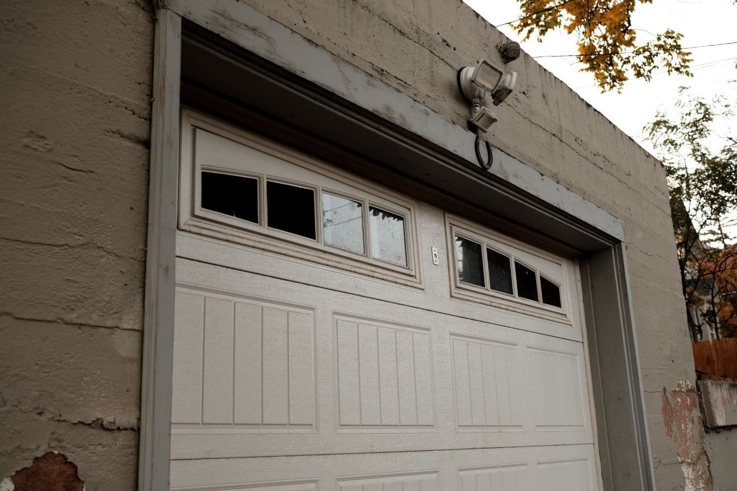 Porte de garage blanche