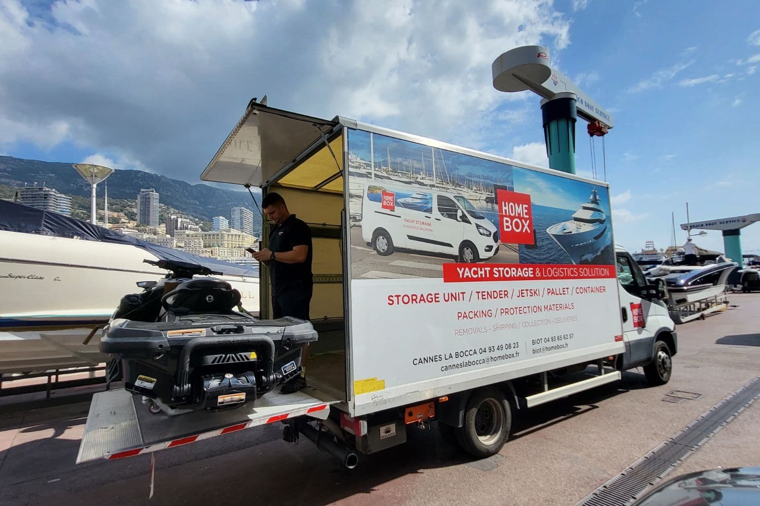 Stockage d’un jet-ski dans un camion HOMEBOX