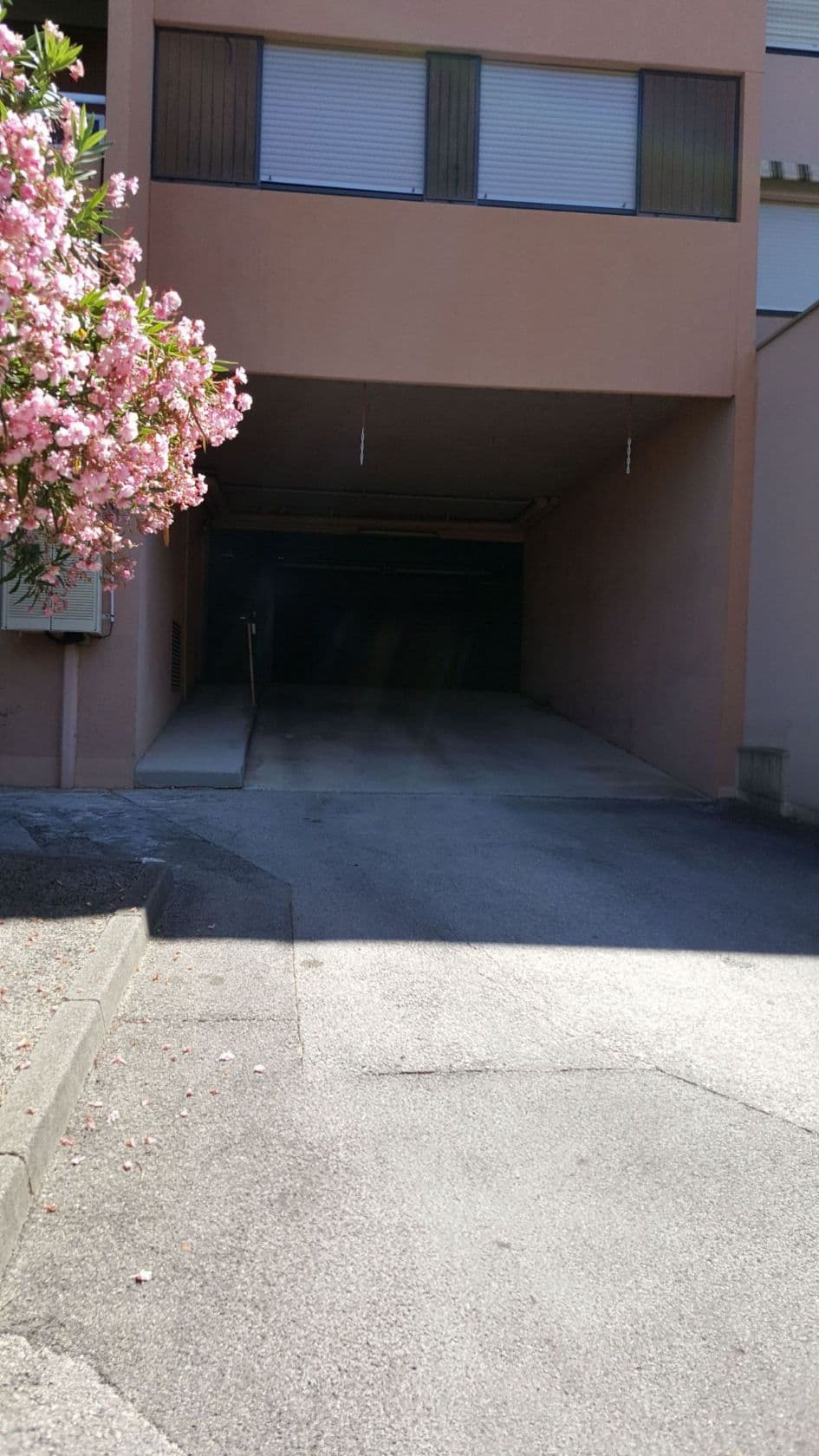 2m² à louer dans un garage sécurisé à La seyne sur mer, quartier tamaris (proche embarcadère)