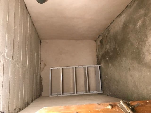 Cave 8m²