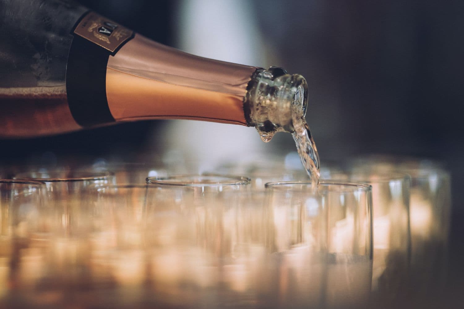 Champagne servi dans des coupes