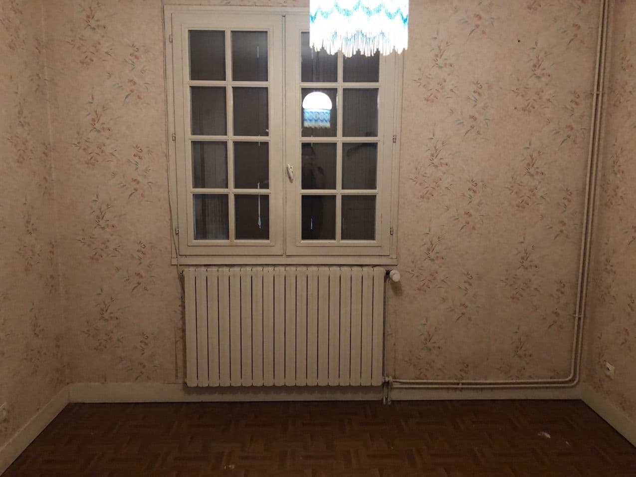 Pièce sécurisée sol dur à louer