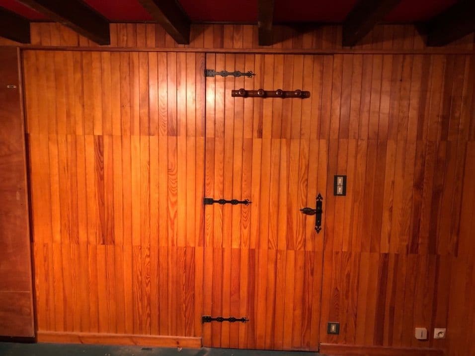 Pièce sécurisée à louer