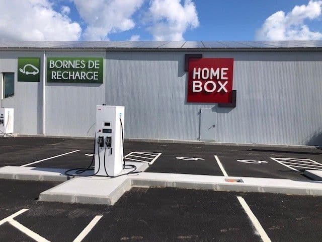 Borne de recharge 2.jpg