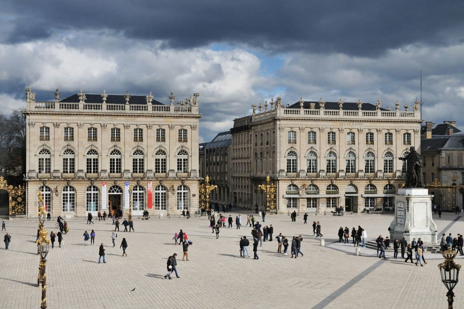 Place Stanislas de jour par beau temps